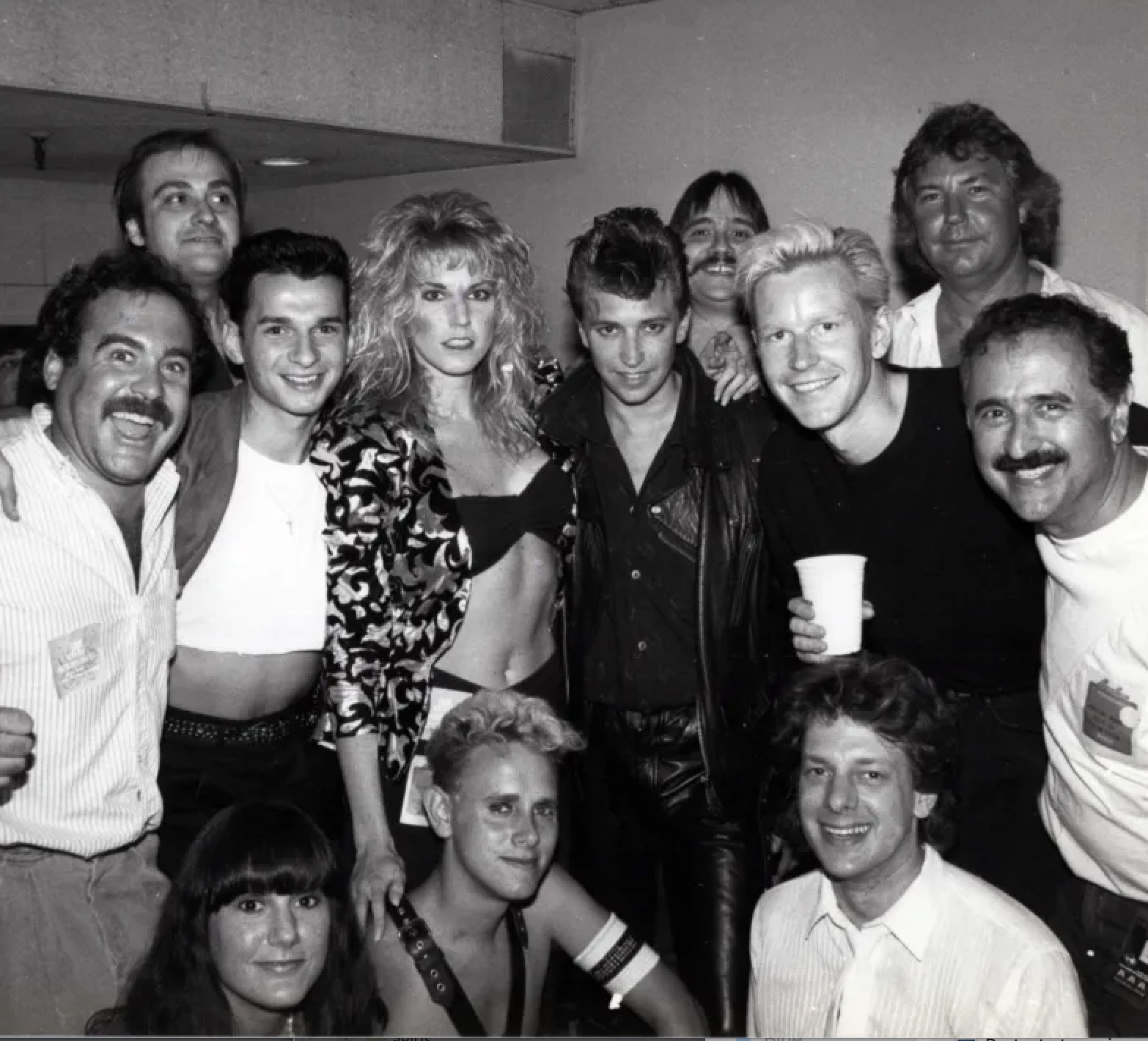 depeche mode y staff de KROQ